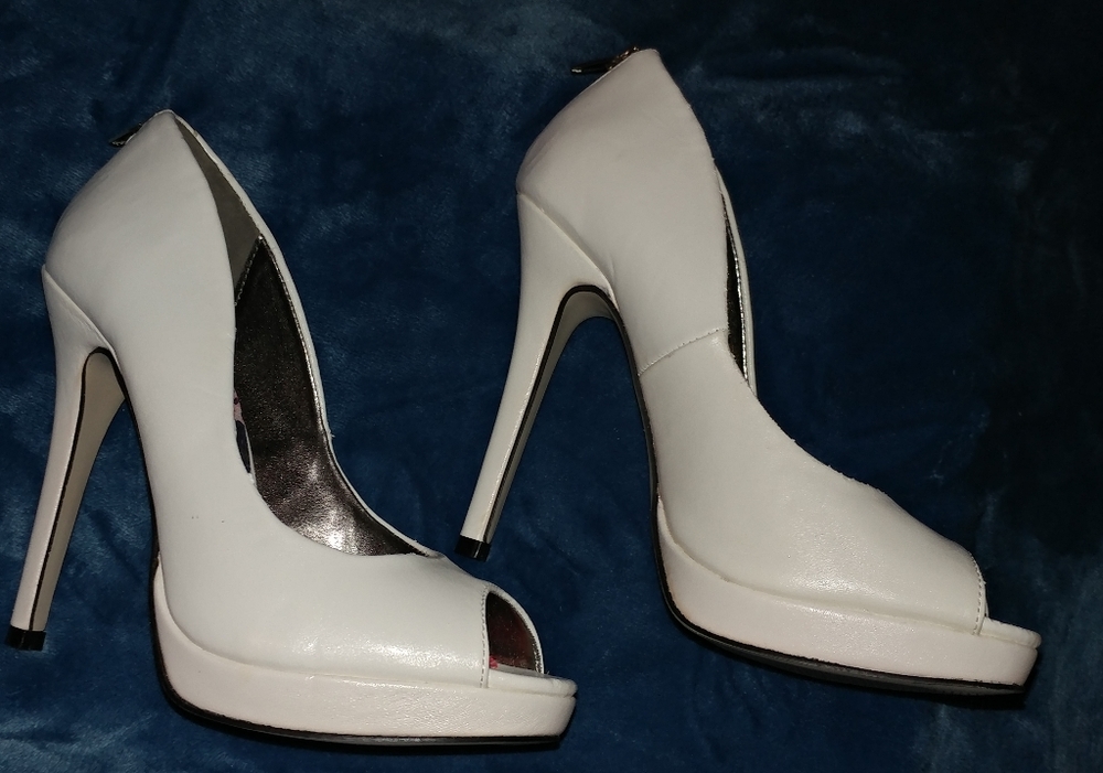 Madden Girl Bannter Women's SZ 7.5M Peep Toe Heels